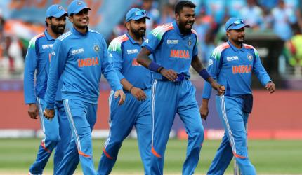 India seek to rewrite history against Australia 