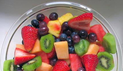 Recipe: Fresh Cut Fruits with Orange-Vanilla syrup