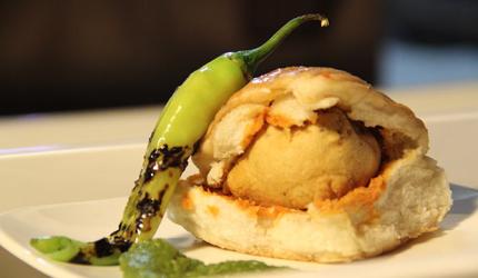 10 must-visit vada pav joints in Mumbai