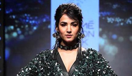 Hold your breath, Sonal Chauhan is here