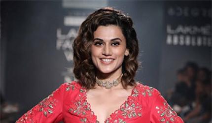 Video: Taapsee's 'pink' moment