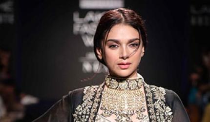 Watch! Aditi Rao Hydari and a touch of royalty