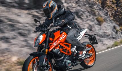 Bike Wars: Bajaj Dominar vs KTM 390 Duke