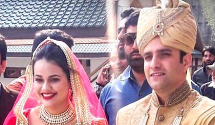 Love triumphs. IAS topper Tina Dabi marries Kashmiri batchmate