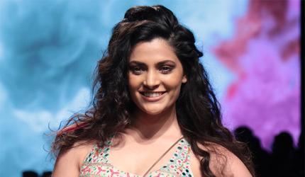 Pink and pretty: Saiyami Kher walks for Nishka Lulla