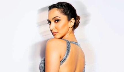 Who's Kiara Advani flirting with?