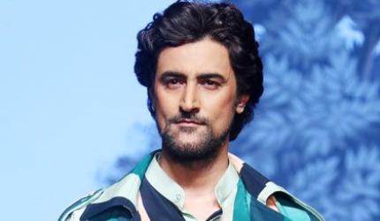 Why Is Kunal Kapoor Dressed In Pajamas?