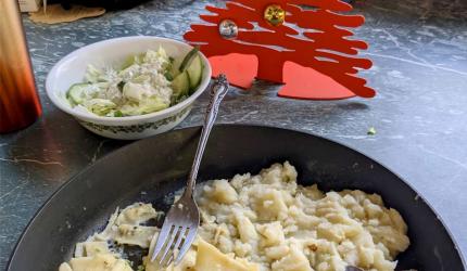 Recipe: Herbed Wide Noodle Alfredo