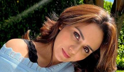 Amruta Khanvilkar's Mast Style