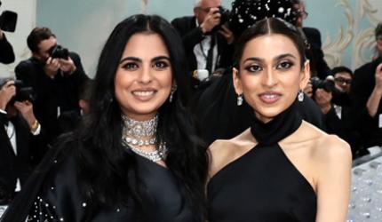 Guess Who The Pretty Woman With Isha Ambani Is?