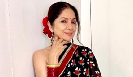 WATCH! Neena Gupta Makes Paneer