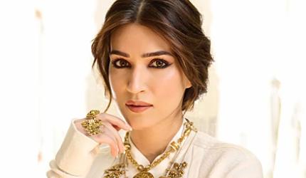 How To Sizzle In White This Navratri