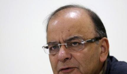 FM seeks Cong support to GST, says India can touch 9% growth