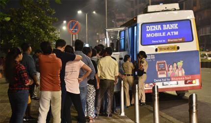 Banks closed today; queues get longer at ATMs