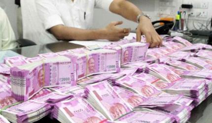 Cash crunch: Suspected hoarding of Rs 2,000 notes to be probed