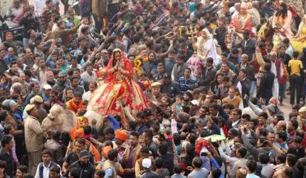 Cop suspended for 'mixing ash' in food at Maha Kumbh