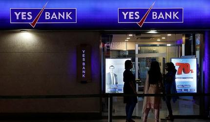 Rs 25 cr fine slapped on Yes Bank in AT-1 bonds case