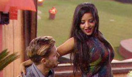 Bigg Boss 10: Jason and Mona sizzle