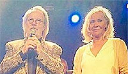 ABBA reunites, performs for the first time in 30 years