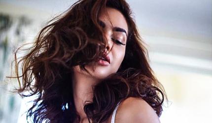 Esha Gupta trolled for racist remark against Arsenal footballer