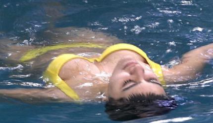 Bigg Boss OTT: Neha Chills in the Pool