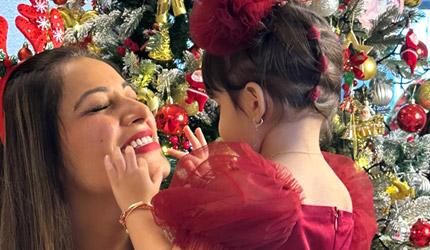 Bipasha's Cute Christmas Moment With Devi