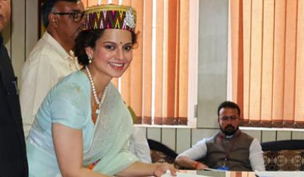 Kangana Files LS Nom; Attacks Congress