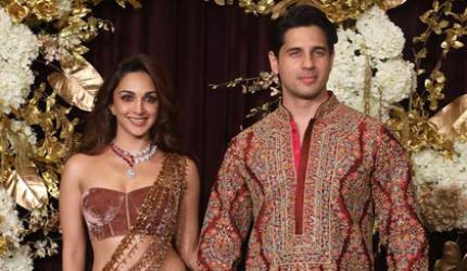 Kiara-Sidharth Light Up A Diwali Party