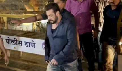 Salman Visits Malaika After Father's Death