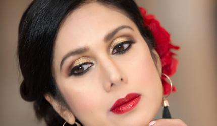 Why Meenakshi Seshadri Returned To India!