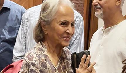 Waheeda Attends Kamini Kaushal's Prayer Meet