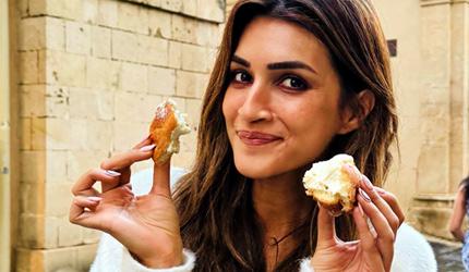 Kriti Wraps Cocktail 2 Shoot