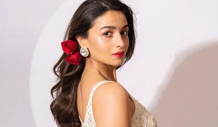 Wear 9 Colours of Navratri In Your Makeup