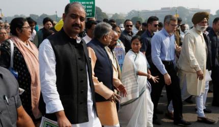 Mamata leads protest march to Rashtrapati Bhavan against demonetisation