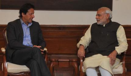 Imran telephones Modi; both talk about peace in region