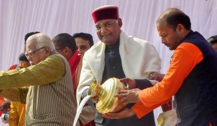 PHOTOS: Prez performs Ganga pujan at Kumbh mela