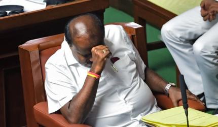 Trust vote: K'taka House adjourned, BJP MLAs stay put