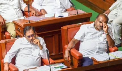 Kumaraswamy govt falls after losing trust vote