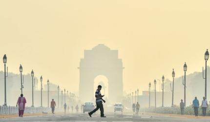 Delhi chokes with 'very poor' air quality again