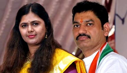 Maha polls: Munde vs Munde, once again in Parli