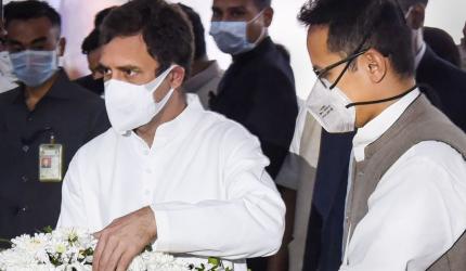 Rahul pays tribute to Tarun Gogoi, says he was my guru