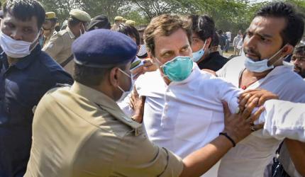 Rahul, Priyanka detained on way to Hathras 