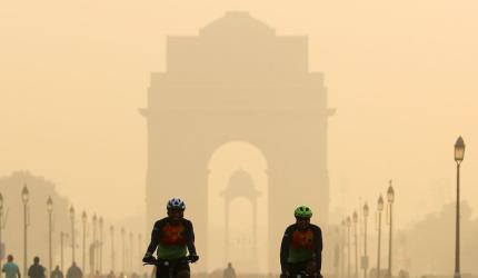 Delhi's air quality continues to be 'very poor'