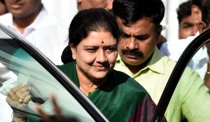 AIADMK goes to police against Sasikala