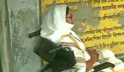 Mamata visits Nandigram booths amid jamming reports