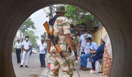 Bengal polls: 4 killed as central forces open fire  