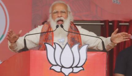 'Didi clean bowled': Modi attacks Mamata