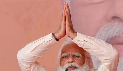 Mamata playing politics with the dead: Modi