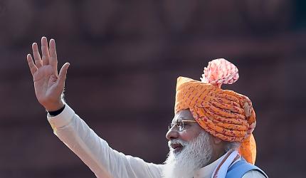 Modi continues turban tradition for I-Day