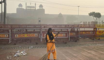 Delhi's air improves slightly, but still 'very poor'